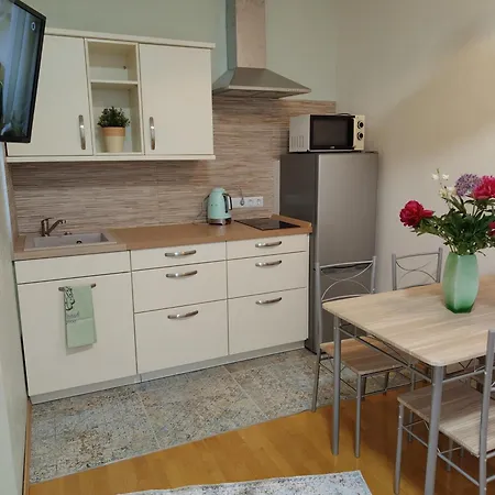 Beim Goldenen Hahn Apartman
